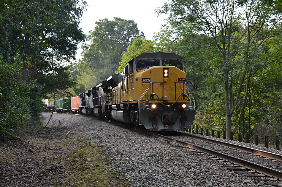 Sd90mac Leading Ns 203 B Line Railfan