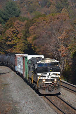 NS train 35Q led by ES-44DC #7525 near Front Royal, Virginia on 11/6/2016