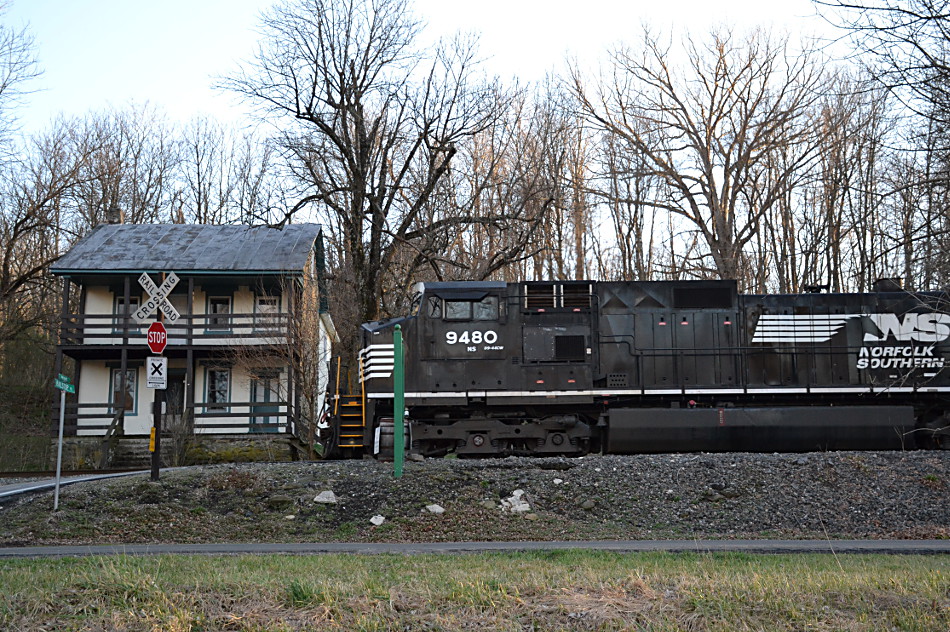 NS D9-44CW #9480 leads train 203 east through Markham, Va on 2/25/2017.