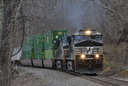 NS 290 climbing Linden Hill led by D9-44CWs #9894 on 2/27/2017