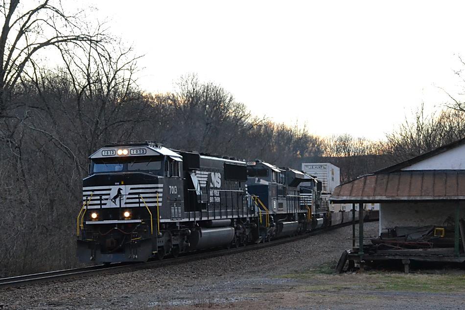 NS 203 is led bySD60E #7013 , SD70ACe NS #1070 (Wabash Heritage unit) and SD60E #6952 as it winds its way through Rectortown, Va on 3/2/2017