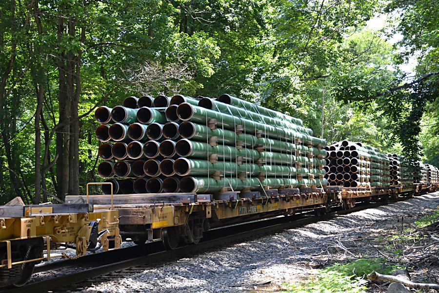 Pipe loads on NS train 12R in Linden, Va on 6/28/2017