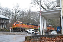 NS train 35Q passes east through Markham, Va led by BNSF ES44DC #7413 on 2/24/2018.