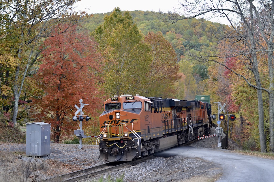 Some Color On The B-Line – B-Line Railfan